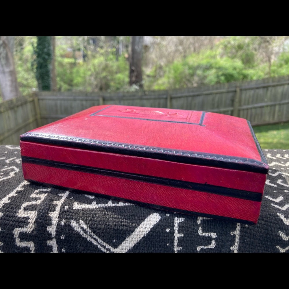 Vintage , jewelry leather box , hand made